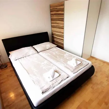 Apartman One-bedroom In Lv *