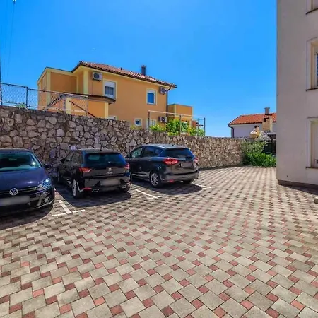 Apartman One-bedroom In Lv Crikvenica