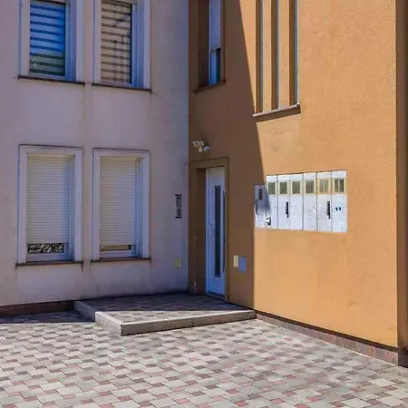 One-bedroom In Lv Apartman *