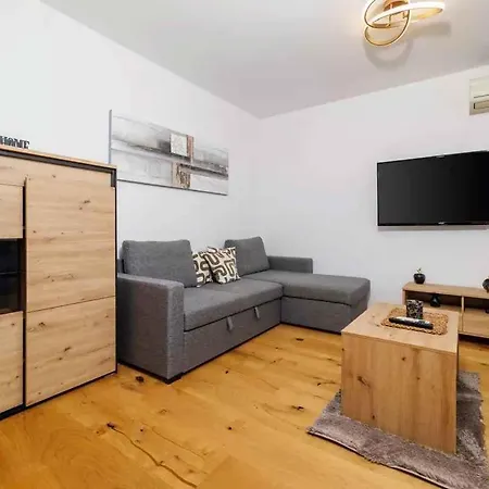 One-bedroom In Lv קריקווניצה