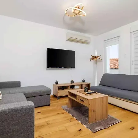 Apartman One-bedroom In Lv
